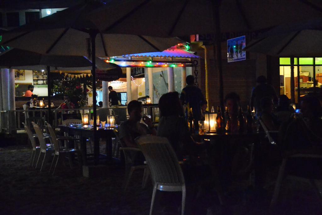 Surfcity Guesthouse อูนาวาตูนา ภายนอก รูปภาพ