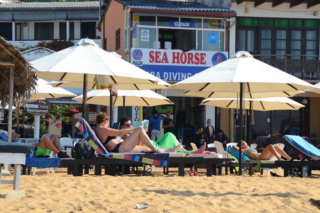 Surfcity Guesthouse อูนาวาตูนา ภายนอก รูปภาพ