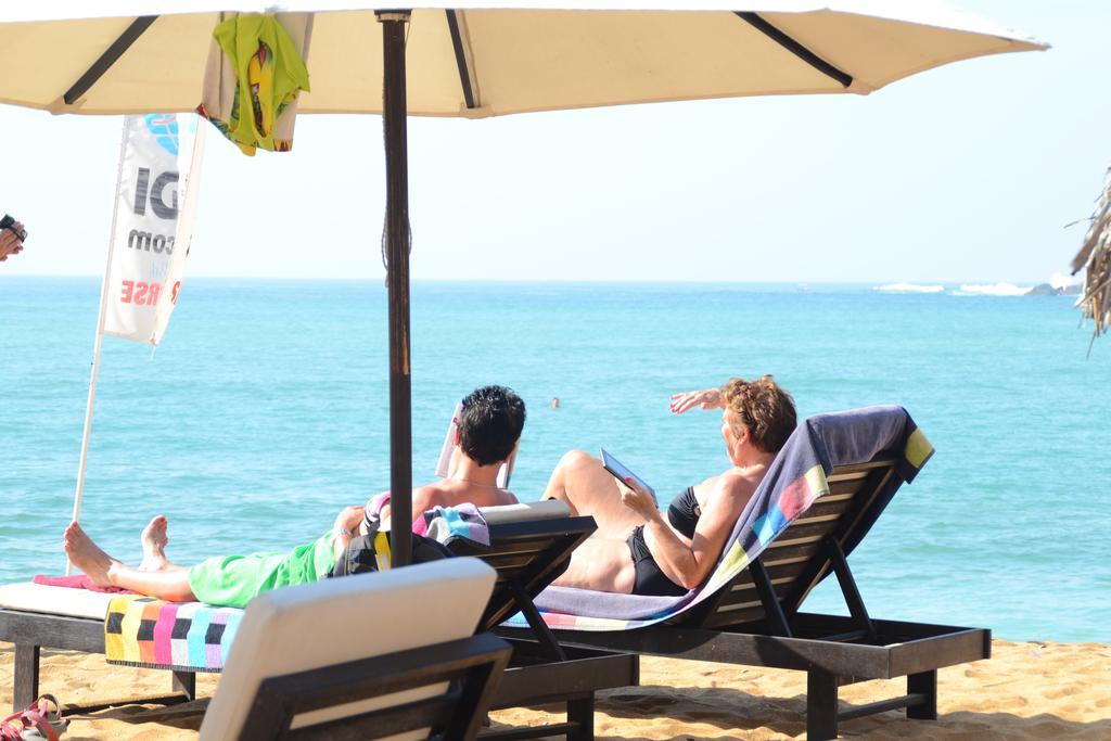 Surfcity Guesthouse อูนาวาตูนา ภายนอก รูปภาพ