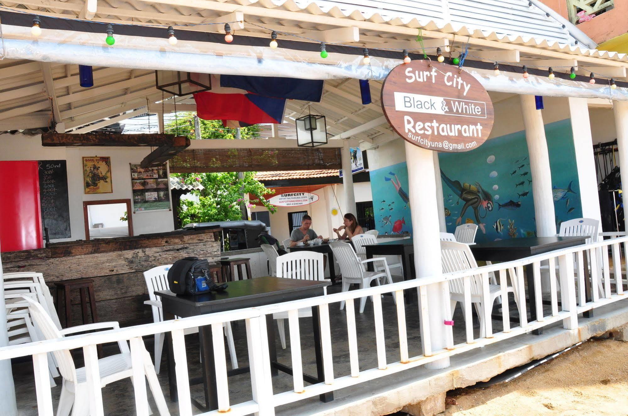 Surfcity Guesthouse อูนาวาตูนา ภายนอก รูปภาพ